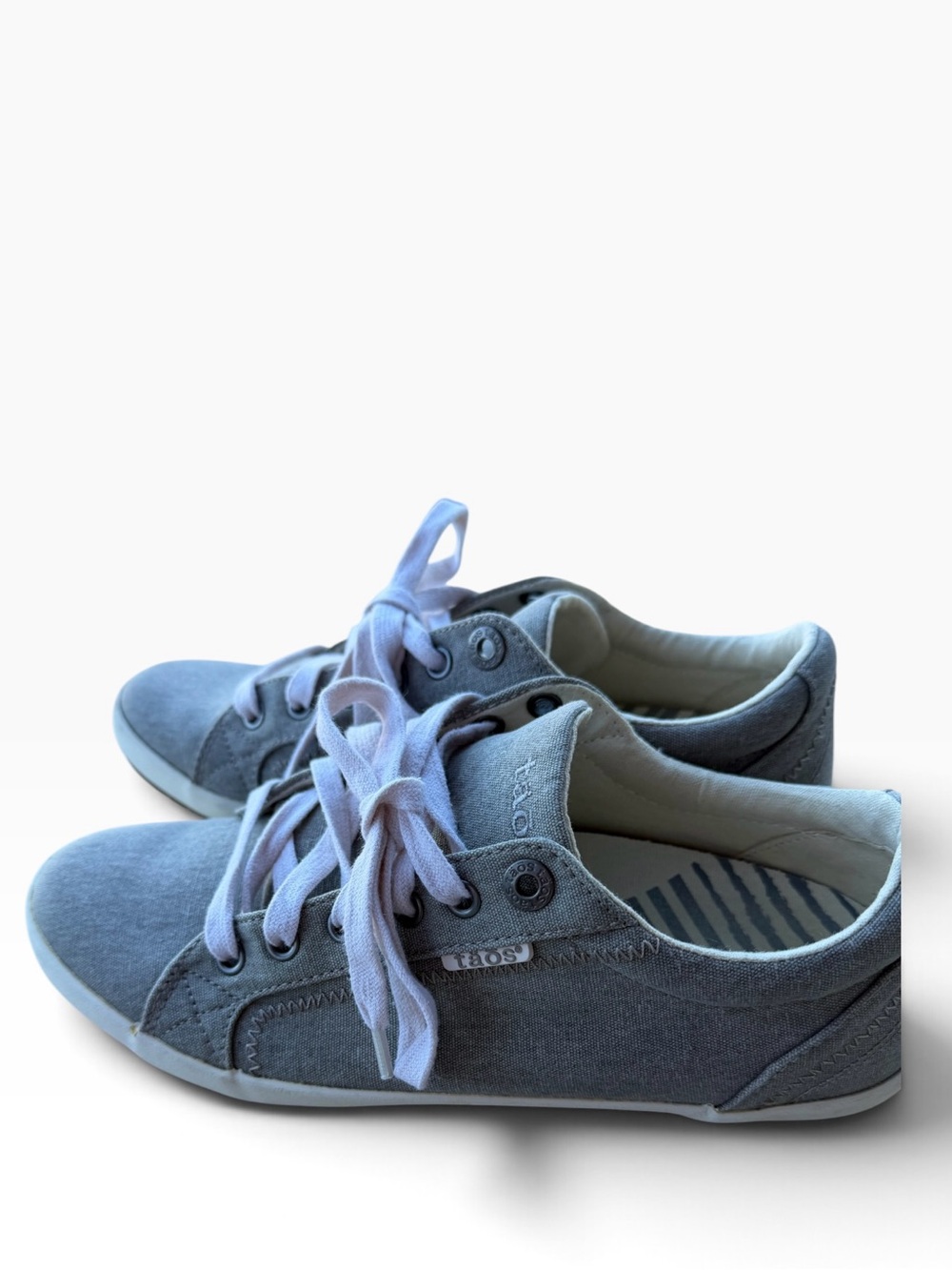 Taos Star Canvas Sneakers Light Grey  Women’s Size 9